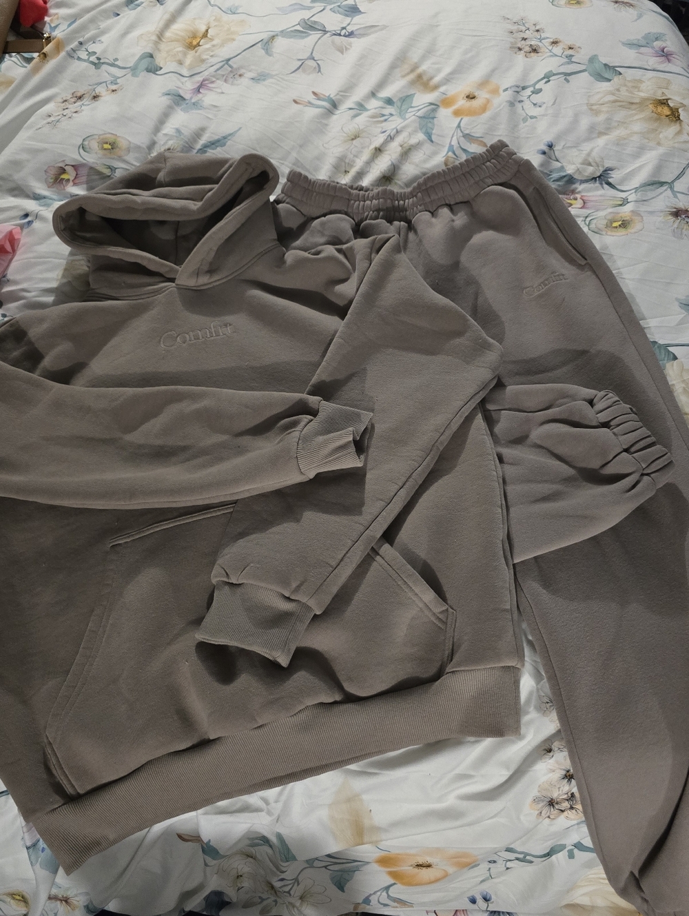 Comfrt Matching Joggers And Hoodie
